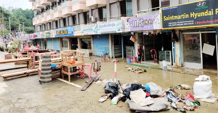 বান্দরবানে বন্যা: ঘুরে দাঁড়াতে সরকারি সহায়তা চান পর্যটন ব্যবসায়ীরা