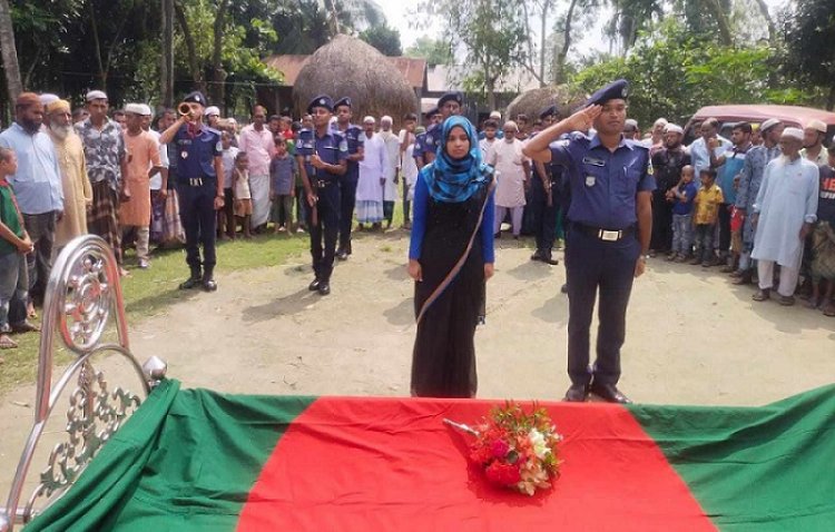 বকশীগঞ্জে বীরমুক্তিযোদ্ধা আবু হানিফ এর রাষ্ট্রয় মর্যাদায় দাফন সম্পন্ন