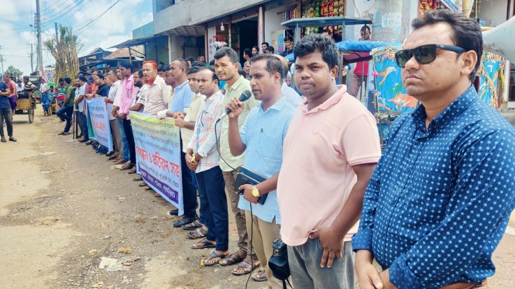লালমনিরহাটে দুই সাংবাদিকের ওপর হামলাকারীদের শাস্তি দাবি