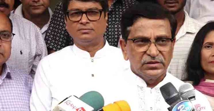 খালেদা জিয়ার চিকিৎসা নিয়ে রাজনৈতিক ইস্যু বানাতে ব্যস্ত বিএনপি: হানিফ
