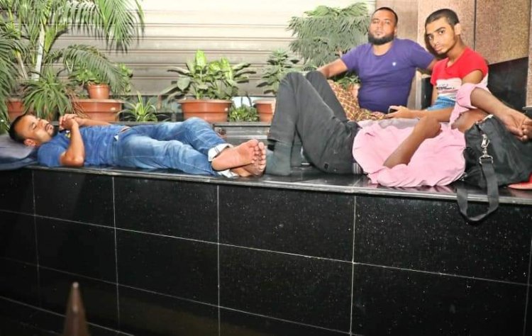 নয়াপল্টন সড়কে হাজারো নেতাকর্মীর রাত্রিযাপন