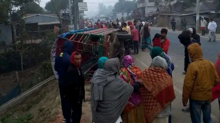 আত্মীয়ের লাশ দেখতে যাওয়ার সময় প্রাণ গেল দম্পতির
