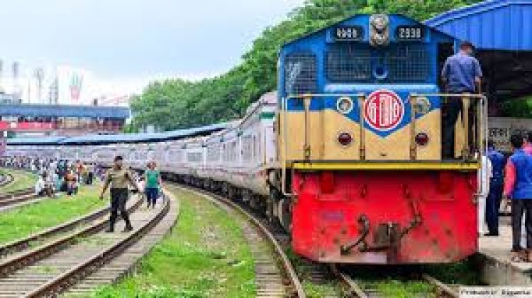 আজ থেকে রেলের বাড়তি ভাড়া কার্যকর