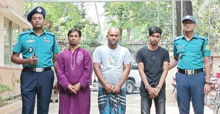 চাকরির প্রলোভনে ভারতে নিয়ে কেটে নিচ্ছে কিডনি: পুলিশ