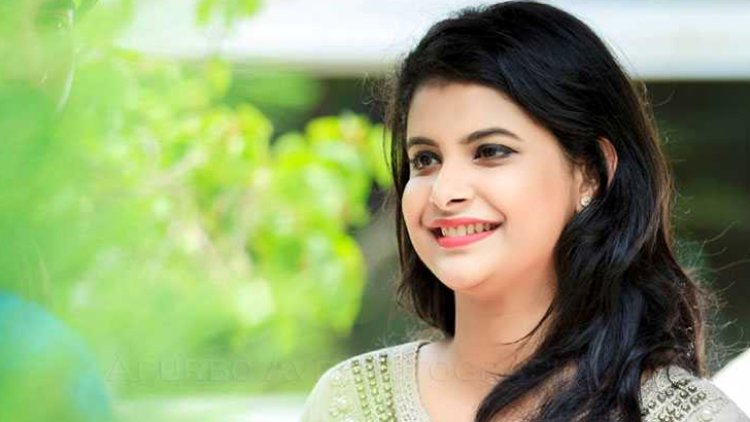 ‘সোশ্যাল অ্যাংজাইটি’তে শবনম ফারিয়া
