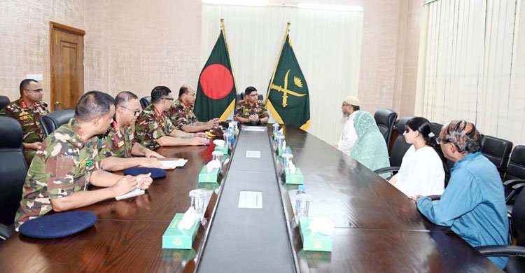 সেনাপ্রধানের সঙ্গে তানজিম ছারোয়ারের বাবা-মায়ের সাক্ষাৎ
