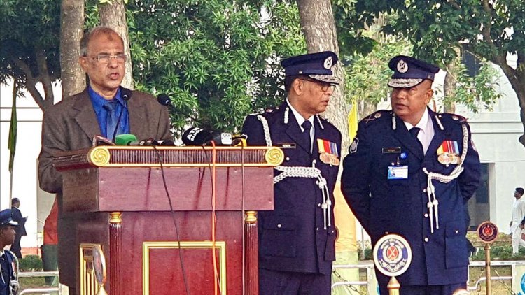 কোনো দল বা গোষ্ঠীর নয়, পুলিশ সব নাগরিকের: স্বরাষ্ট্র উপদেষ্টা