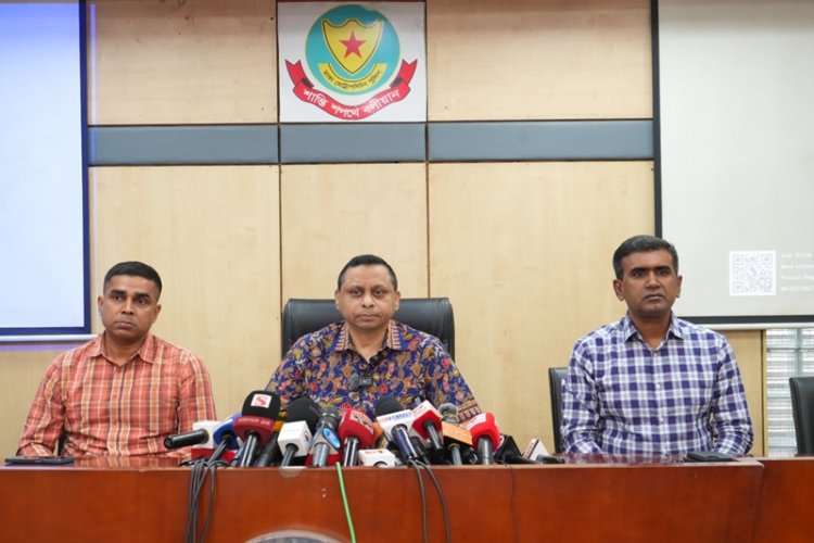 চিহ্নিত সন্ত্রাসীদের বিরুদ্ধে ‘অলআউট অ্যাকশনে’ যাবে ডিবি