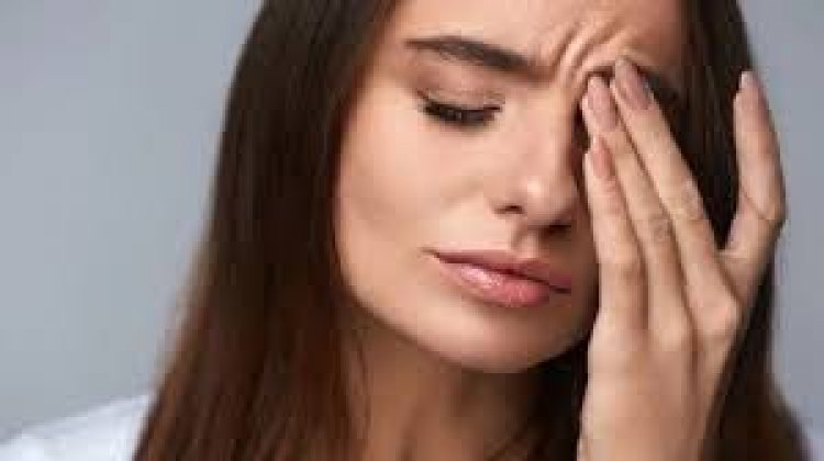 চোখের পাতা লাফায় কেন, এর করণীয় কী?