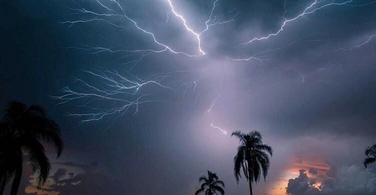 ঢাকাসহ ২০ জেলায় বজ্রঝড়ের সতর্কতা