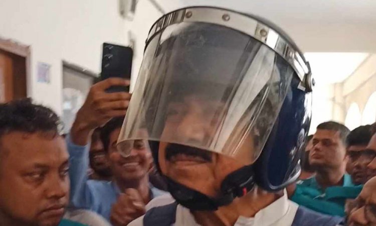 কাঠগড়ায় শাজাহান খানের মুচকি হাসি, শুনানি শেষে যা বললেন