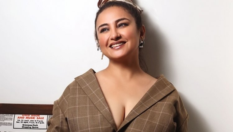 বাথরুমে পড়াশোনা করে ক্লাসে ফার্স্ট হন বলিউড অভিনেত্রী!