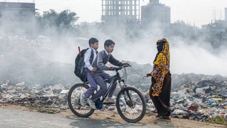 বিশ্বে আজ বায়ু দূষণে শীর্ষে ঢাকা