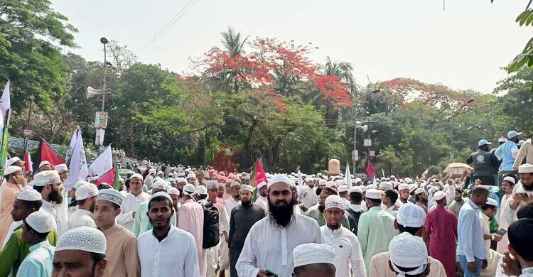 ৪ দফা দাবি হেফাজতে ইসলামের মহাসমাবেশ শুরু